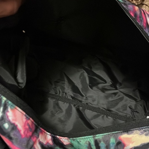 Victoria’s Secret black and tie-dye, duffel bag, shoulder strap and carry handle - Picture 10 of 10